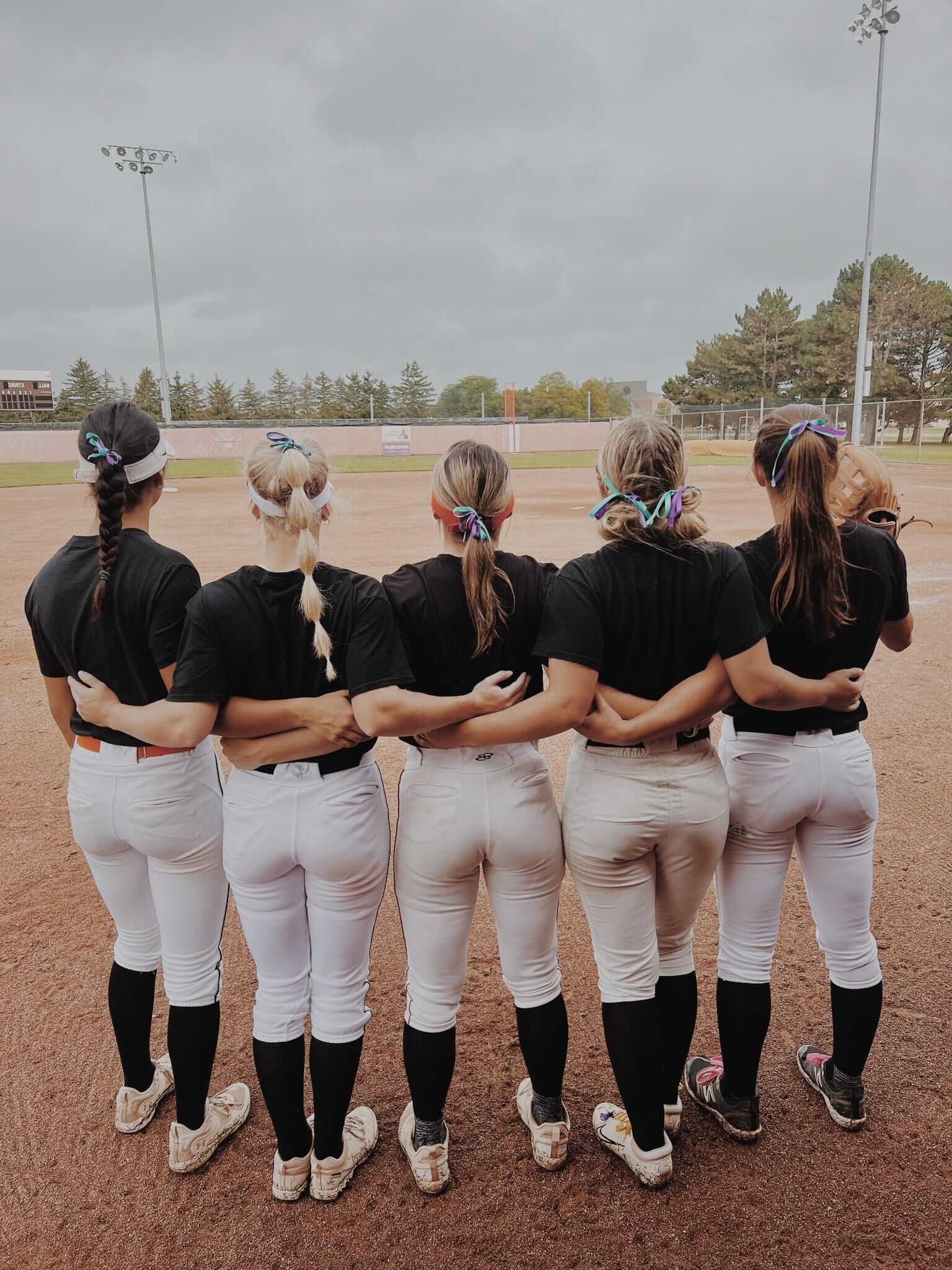 Phat booty softball pawgs para bbc