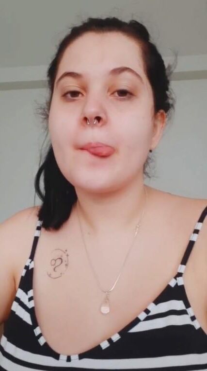 Pawg bbw vagabunda Latina Julia mostrando sua buceta e peitos expõem!