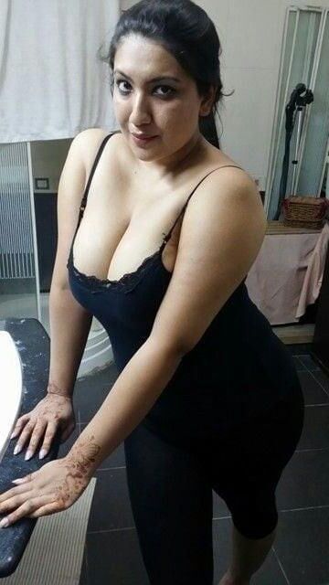 巨乳インドのbhabhi