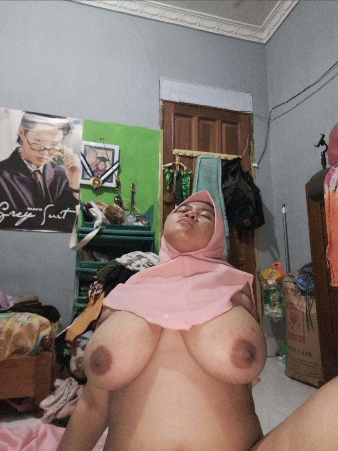 Chubby Indonesian Spreading Her Hairy Pussy