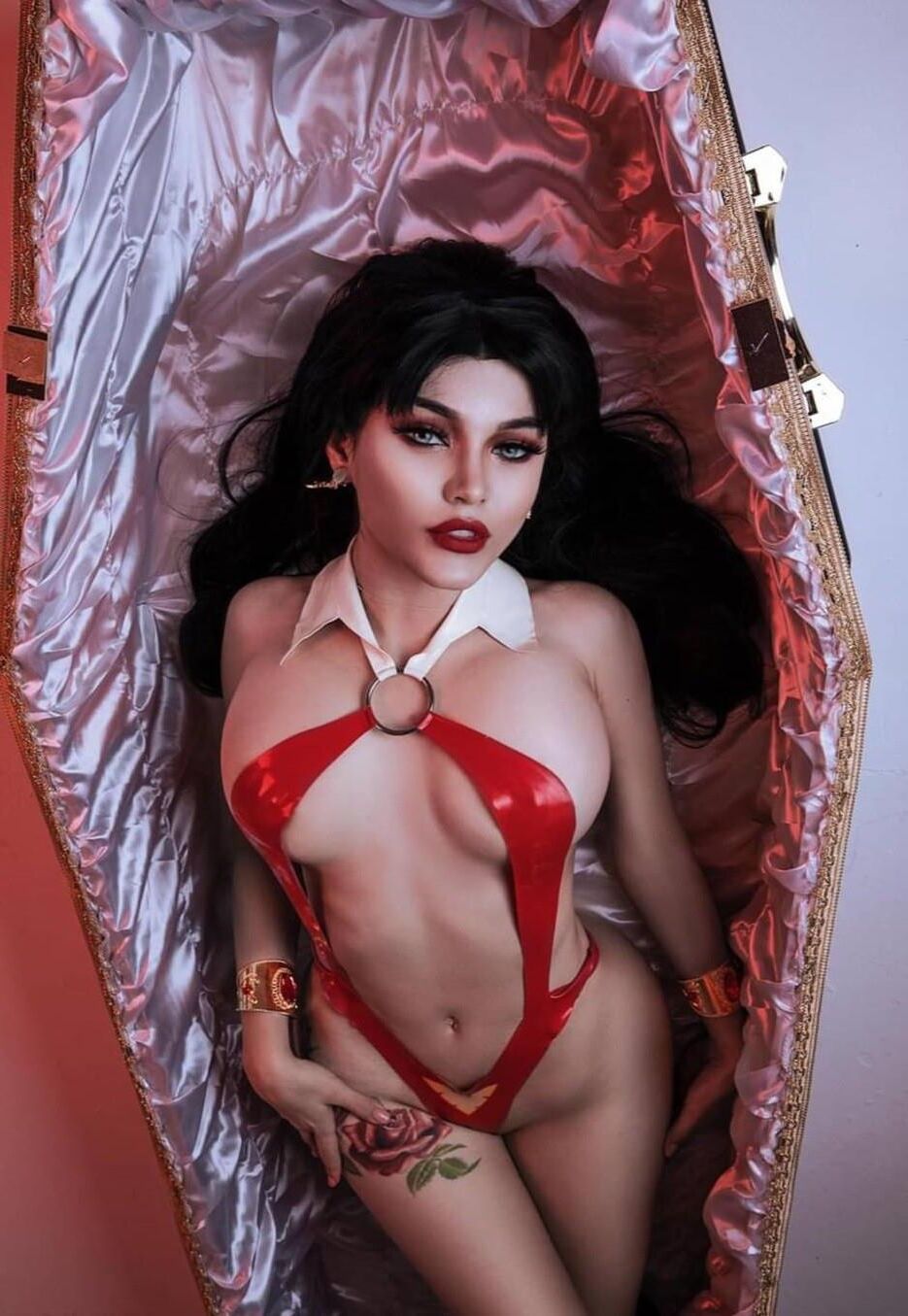 Vampirella (también conocida como Ella Normandía) Dynamite Entertainment