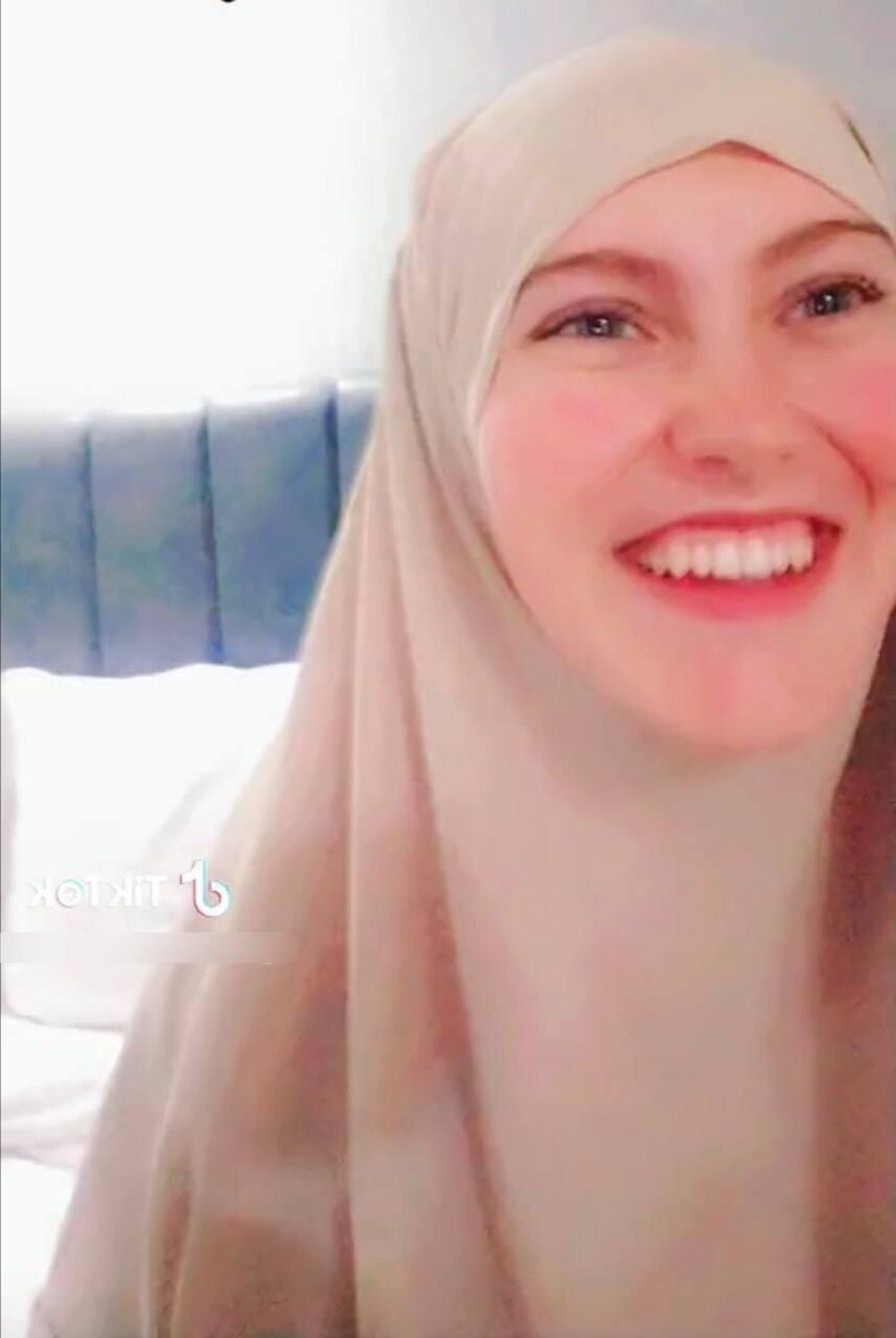 Kenza Árabe Hijabi vagabunda