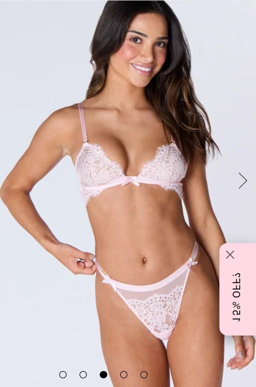 Mix de lingerie e biquíni