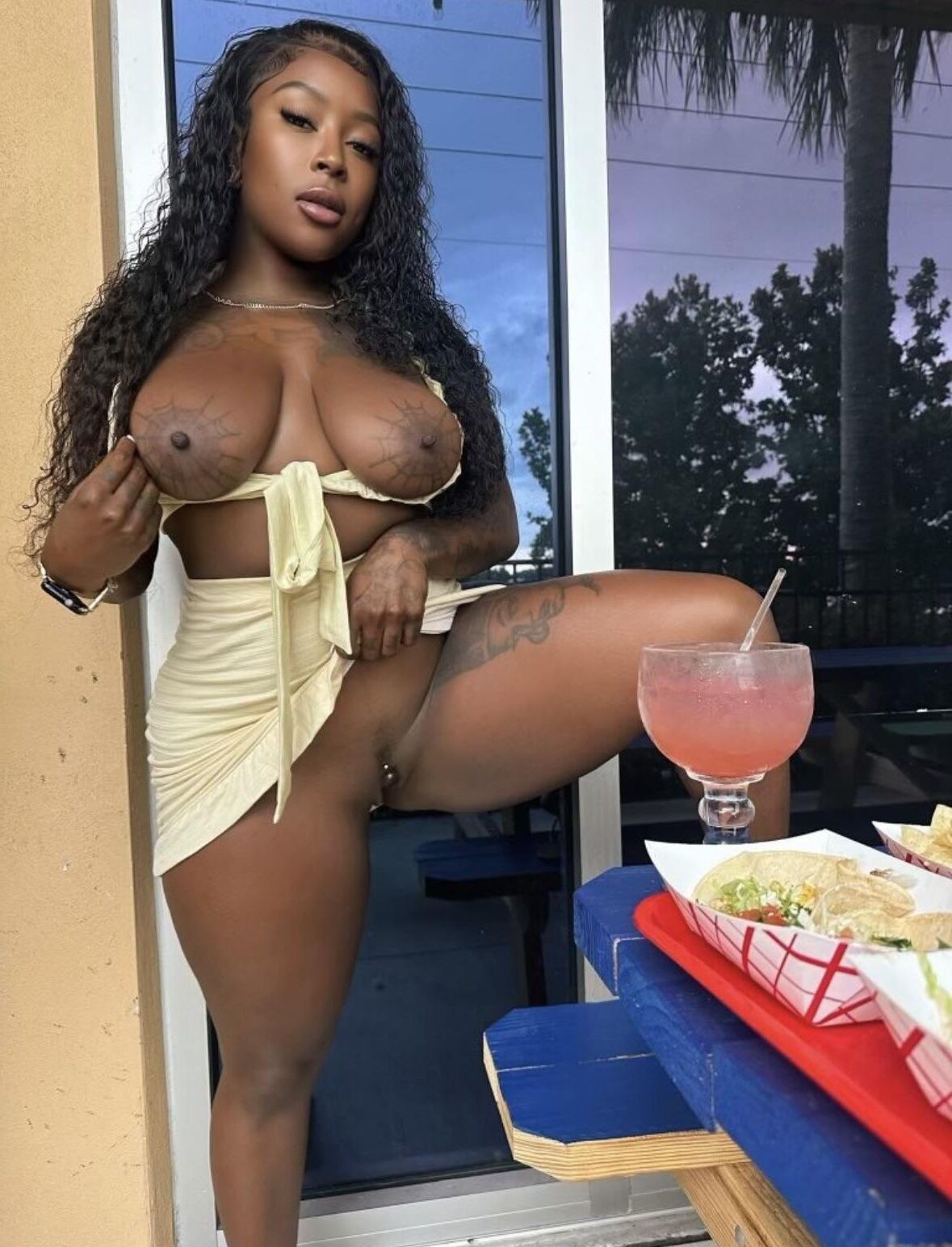 Barbeeebandz Hot Furvy Black Lady из Reddit