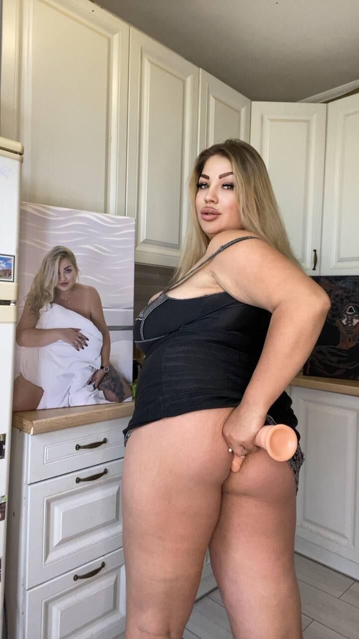 Sexy thicc latina