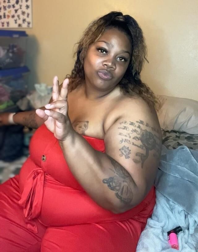 SSBBW Ebony Hiney Queen