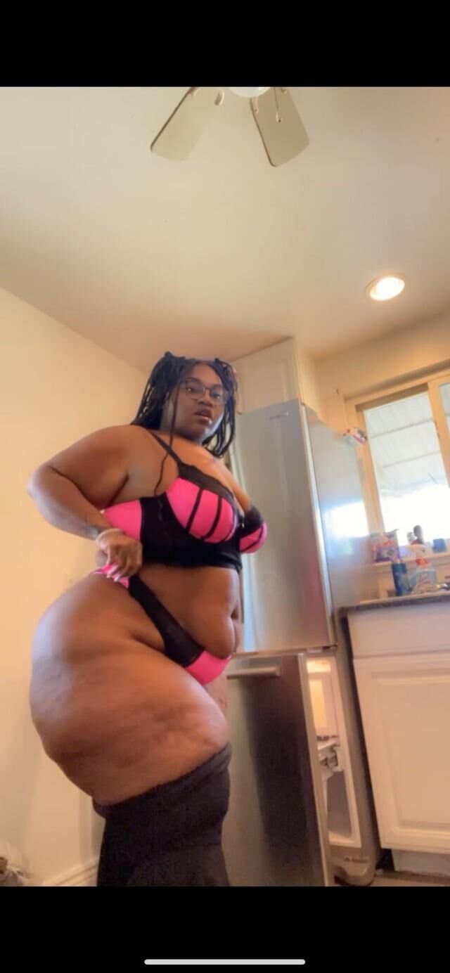 SSBBW Ebony Hiney Queen