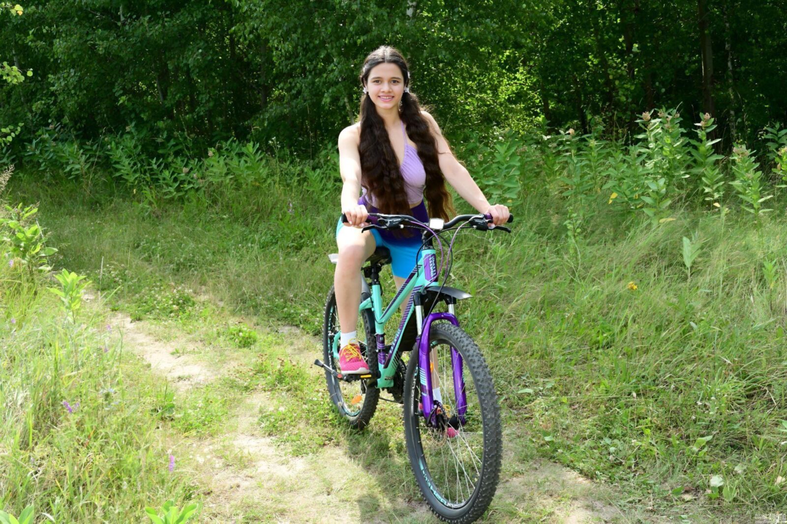 Passeio de bicicleta nu