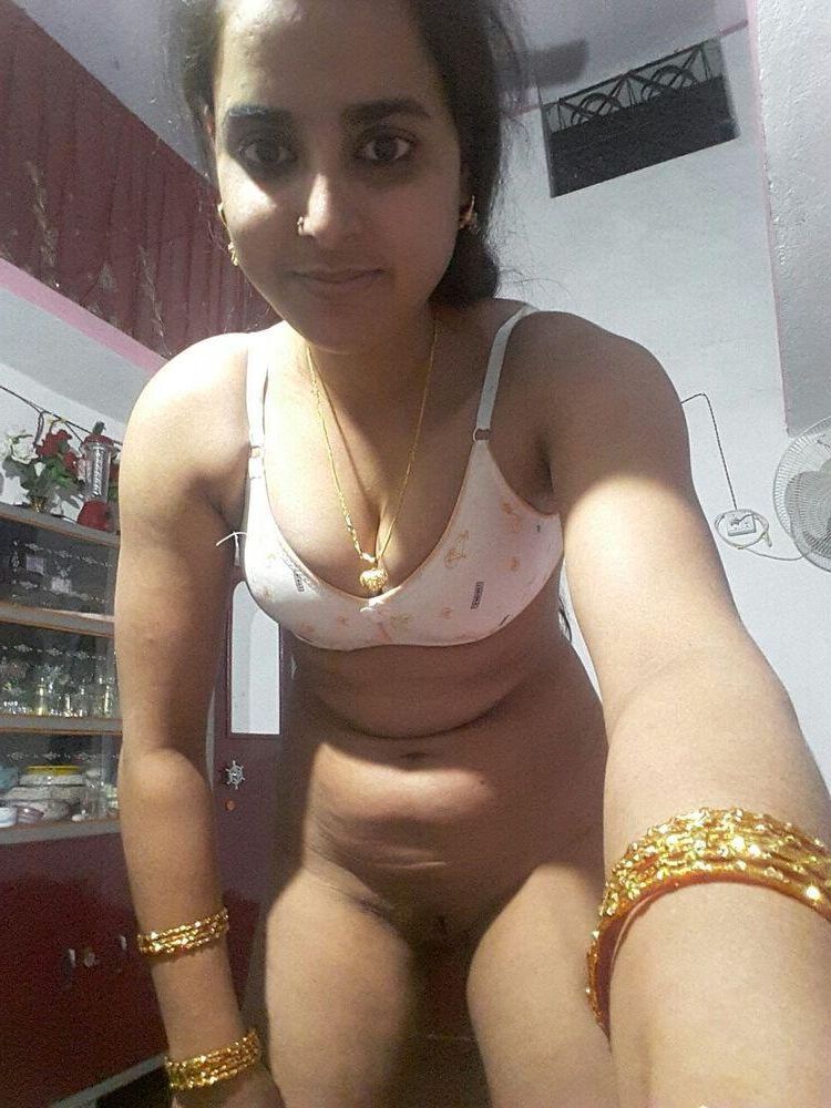 Indian Desi Villager Horny Bhabi