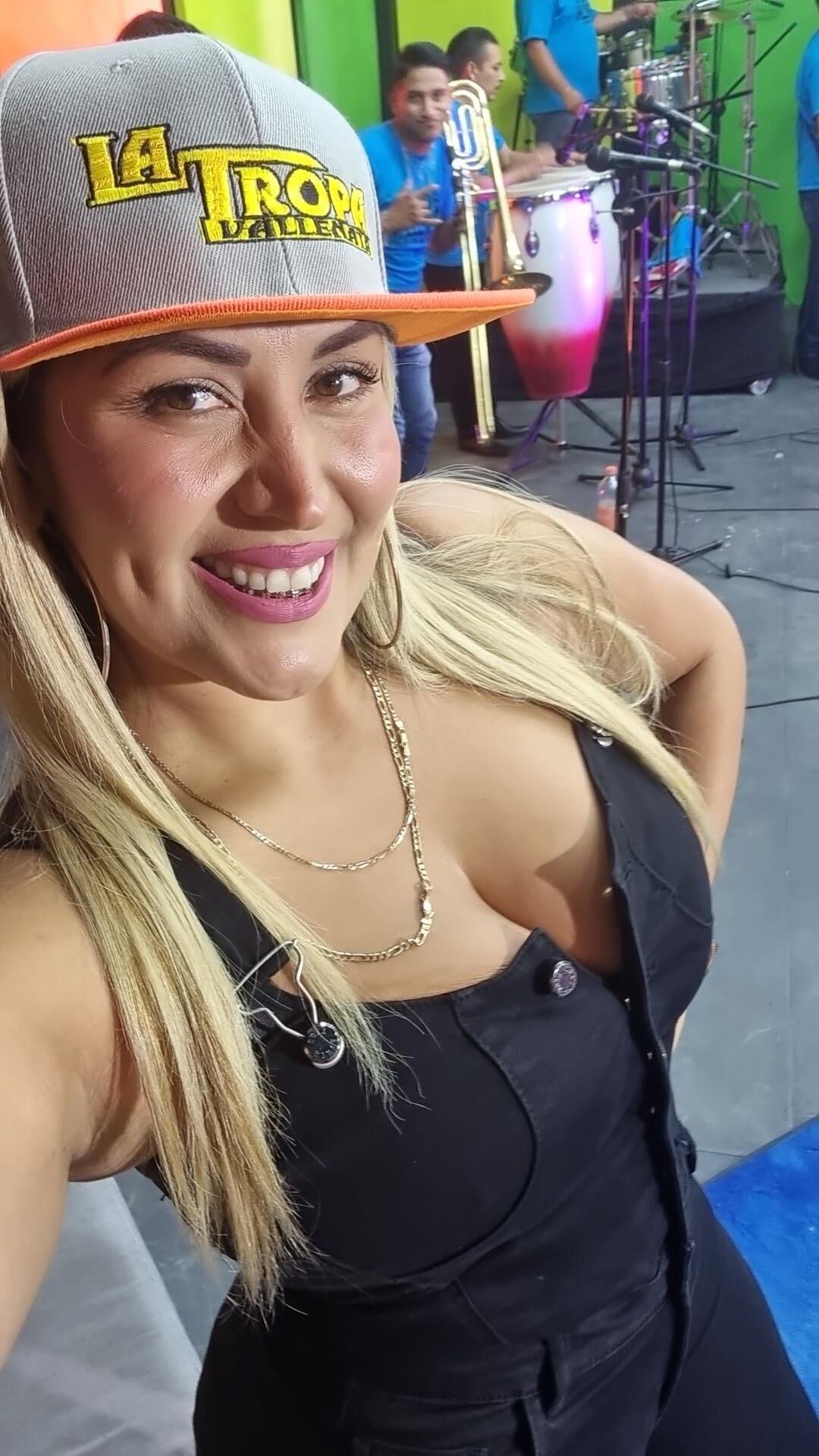 @Chelitagarza