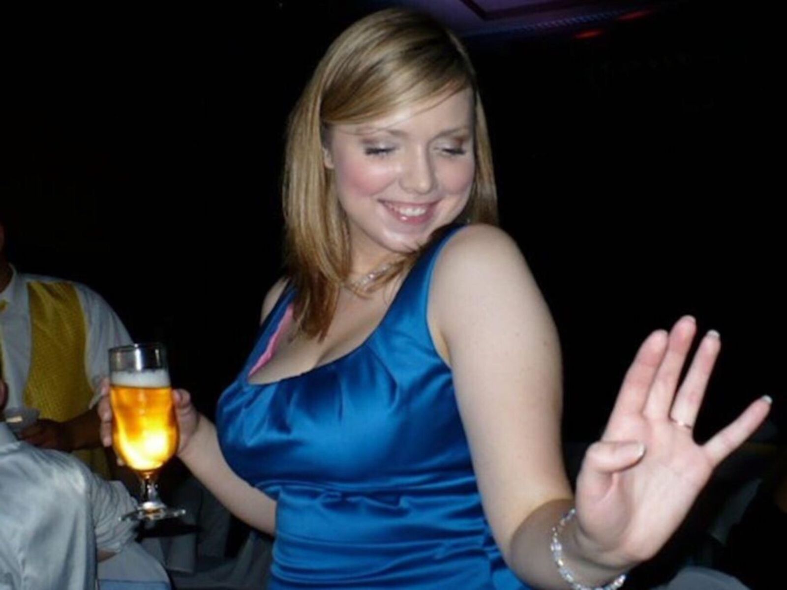 Nonnude Milfs：あなたが誰と性交するのか、そしてその理由についてコメントしてください