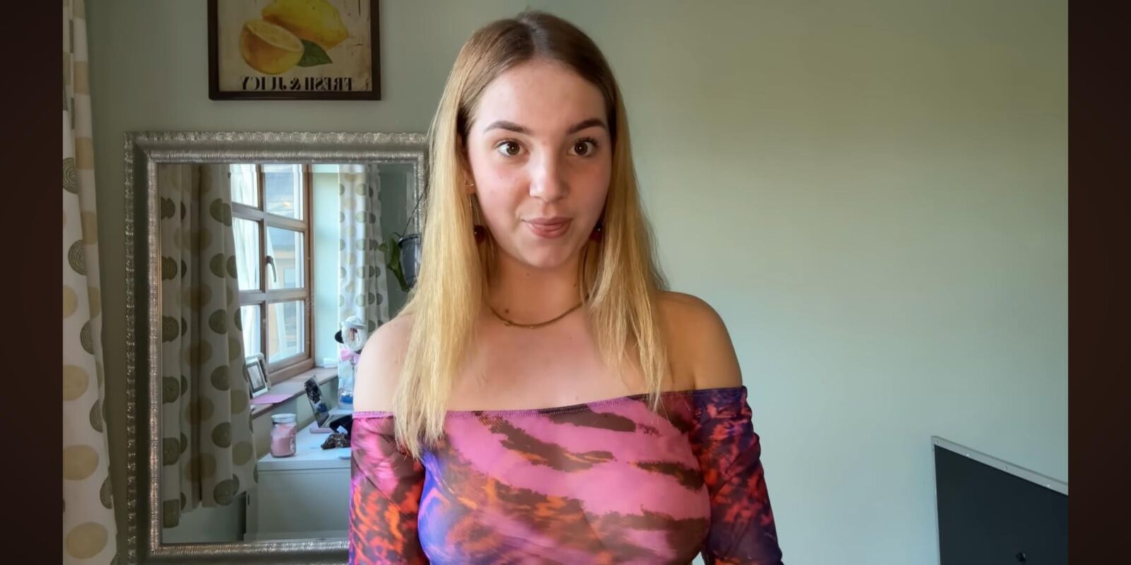 Сексуальная YouTuber