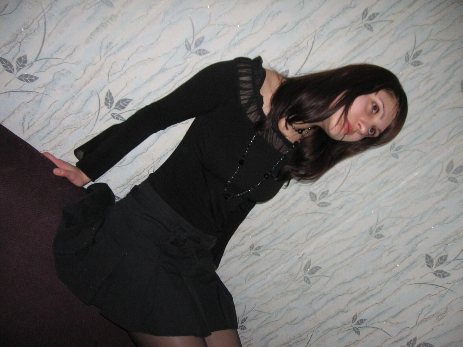 セクシーなブルネットmitstrümmpfen