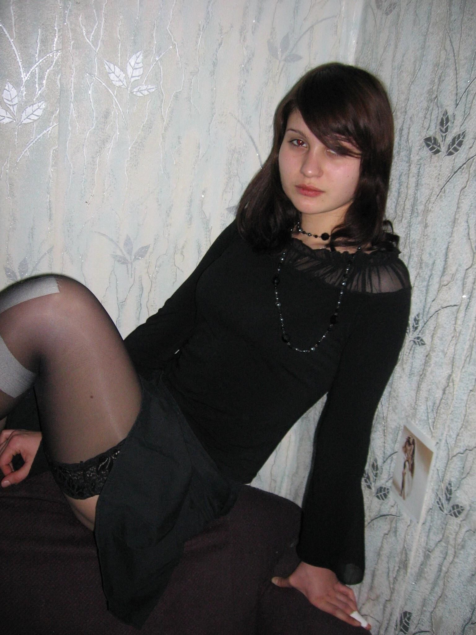 セクシーなブルネットmitstrümmpfen