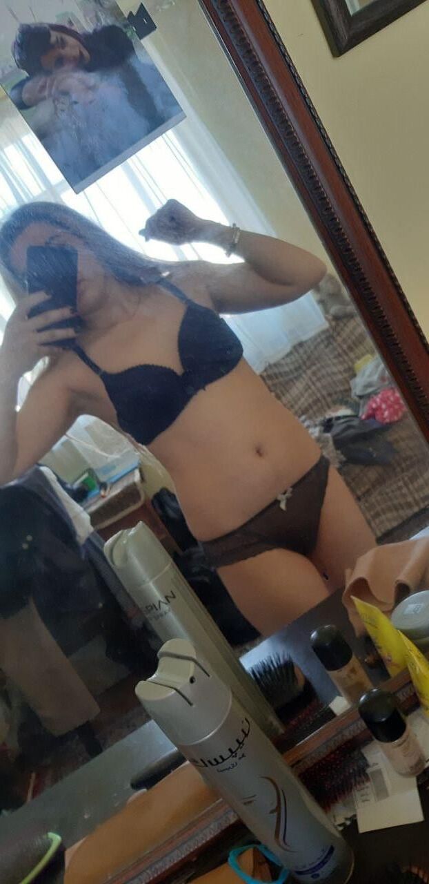 Fille iranienne avec chatte rasée