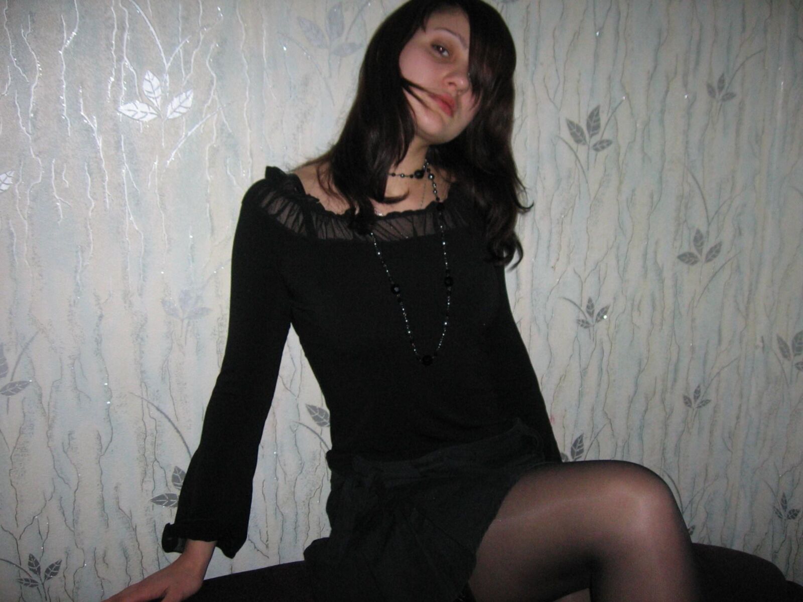 セクシーなブルネットmitstrümmpfen