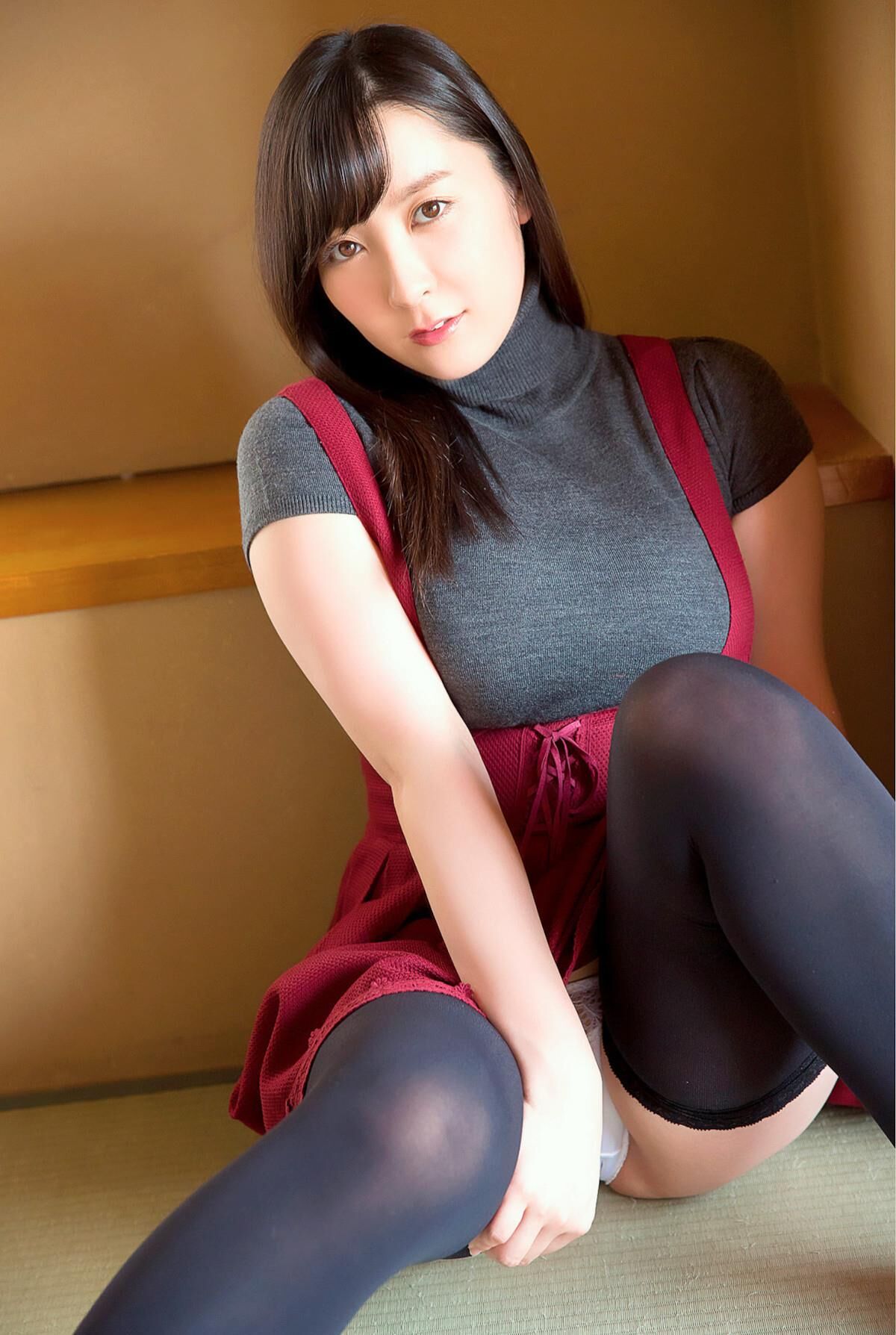 Shiori Konno Hot Time