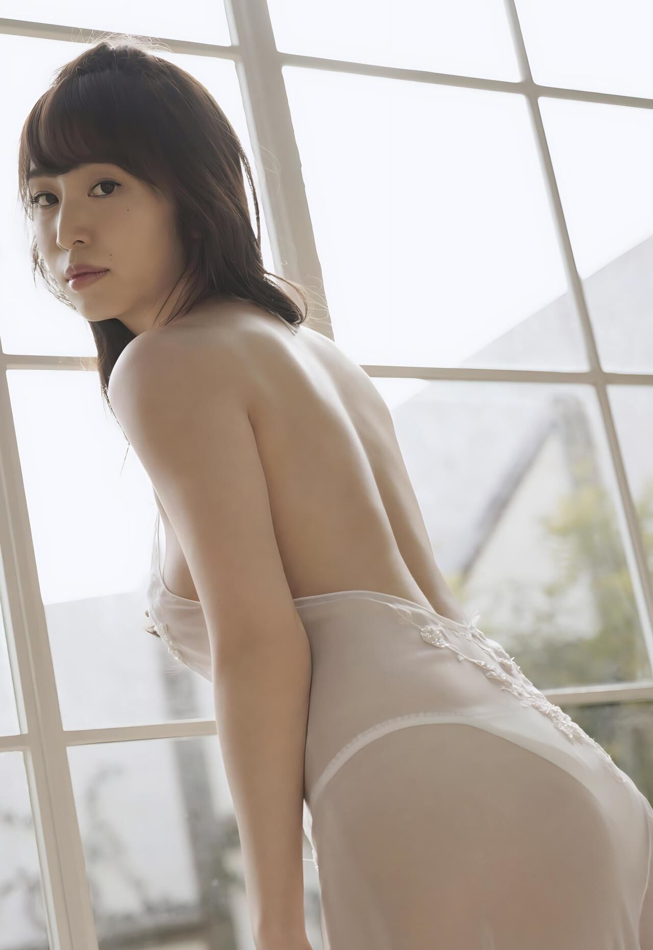 ミズミ・シオチは美しいアナウンサーの午後