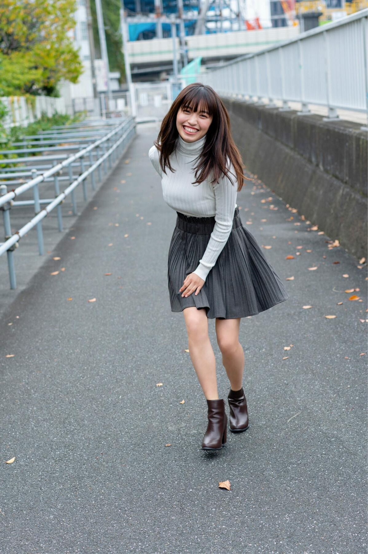 ムラシマ宮は歌い、踊り、私を愛しています