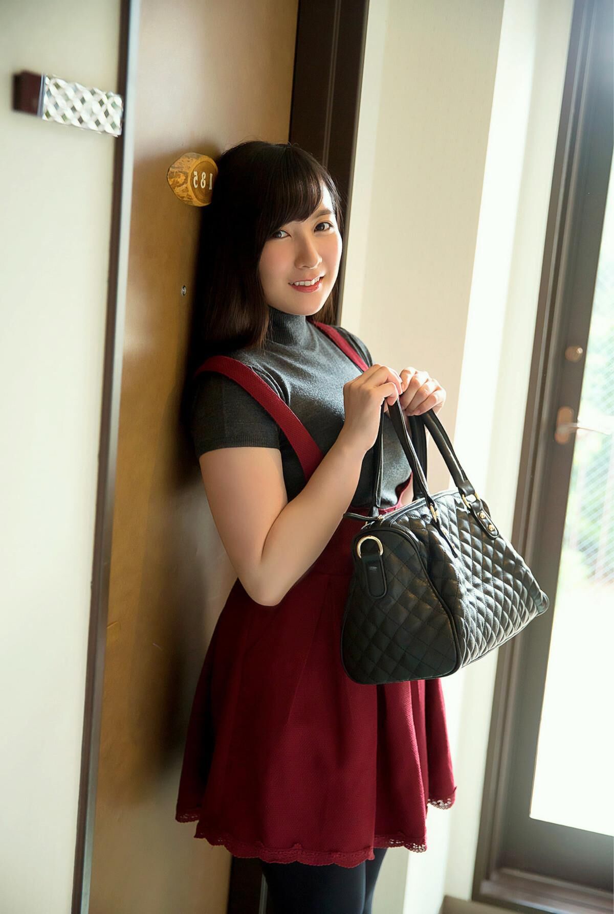 Shiori Konno Hot Time