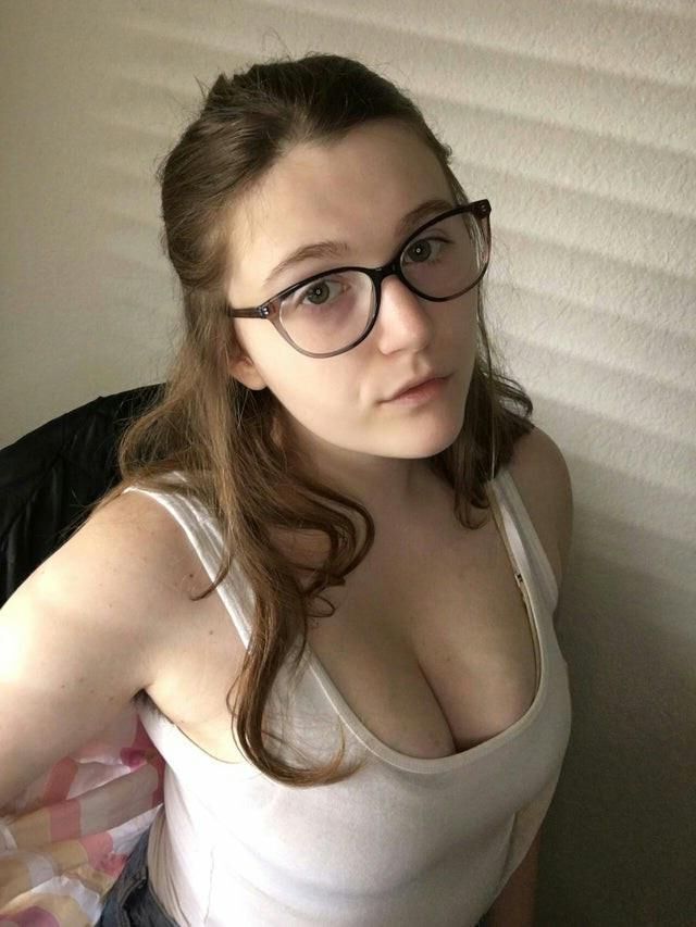 Pit Pussy Peeks 