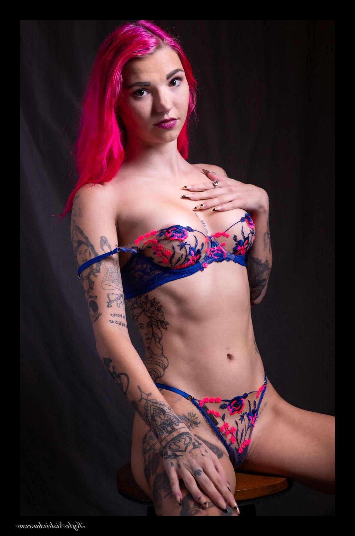 .... ,,, ...... süßer Teen Maddy