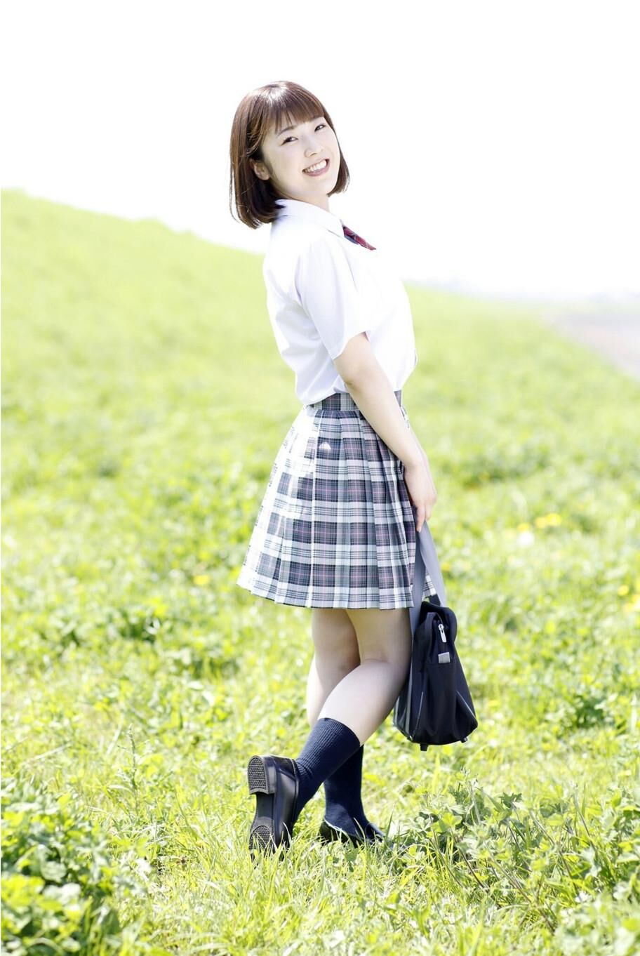 Yuina ogura lindo y sexy cuerpo