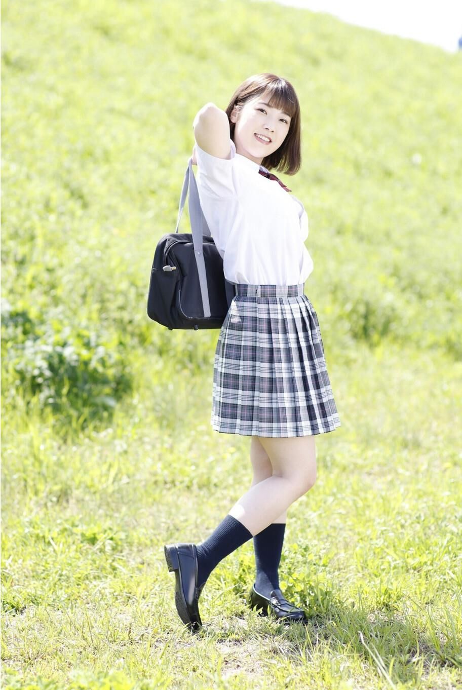 Yuina ogura lindo y sexy cuerpo