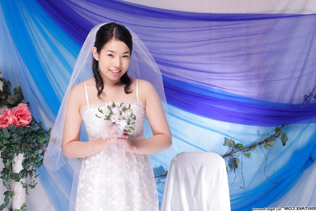 modelo de desnudos japonés Yui Hattori