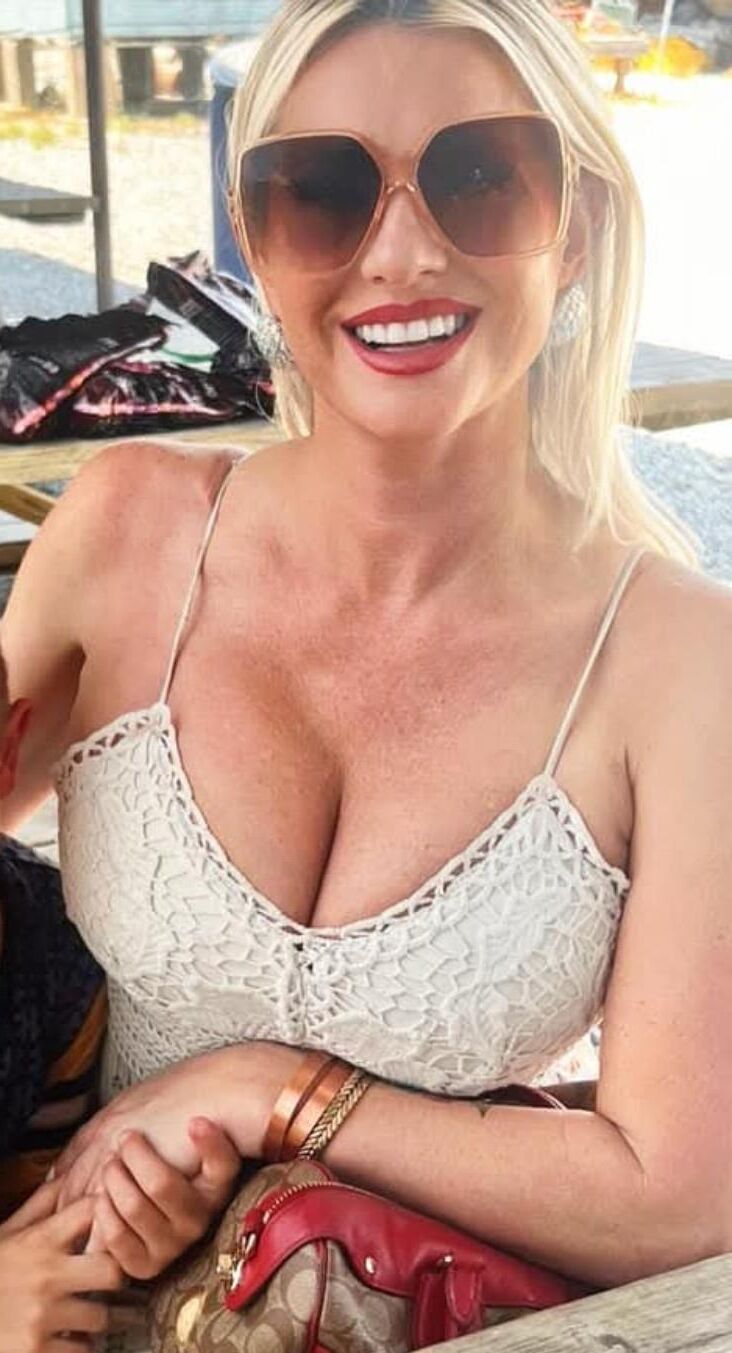 Bimbo Milf Mama