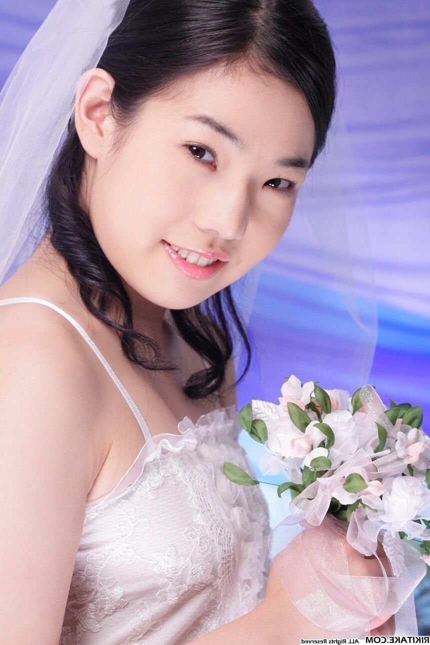 modelo de desnudos japonés Yui Hattori