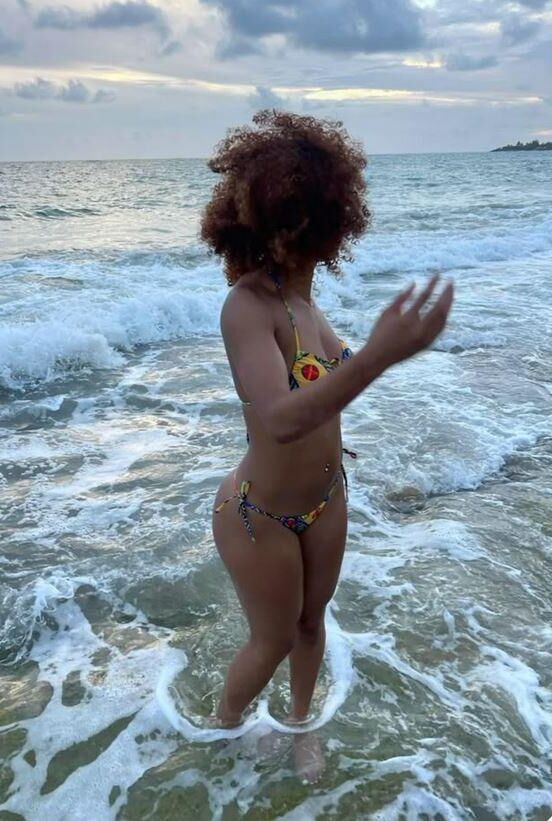 Une salope à la plage