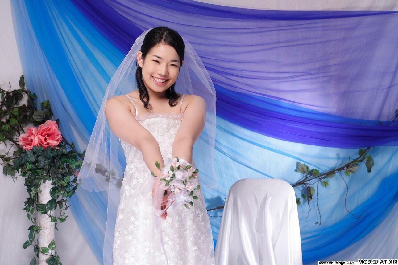 modelo de desnudos japonés Yui Hattori