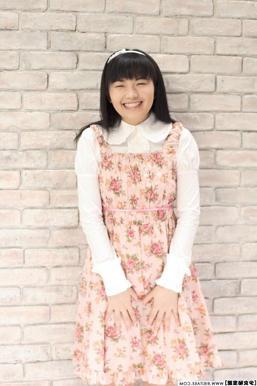 Japanisches Nacktmodell Mika Hanai