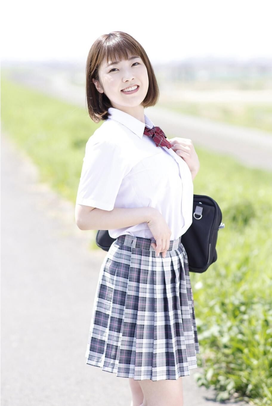 Yuina ogura lindo y sexy cuerpo