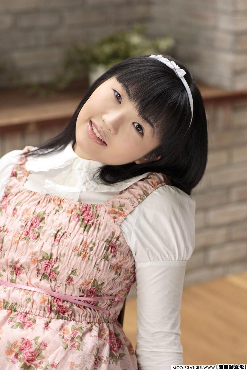 Japanisches Nacktmodell Mika Hanai