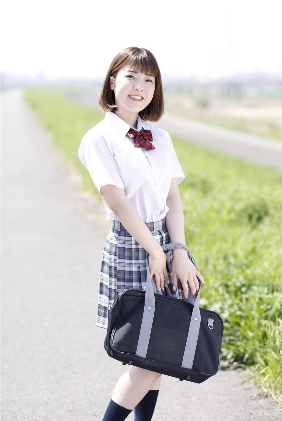 Yuina ogura lindo y sexy cuerpo