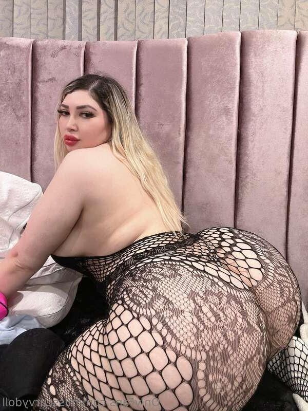 Гигантский лапа MscurvyDoll