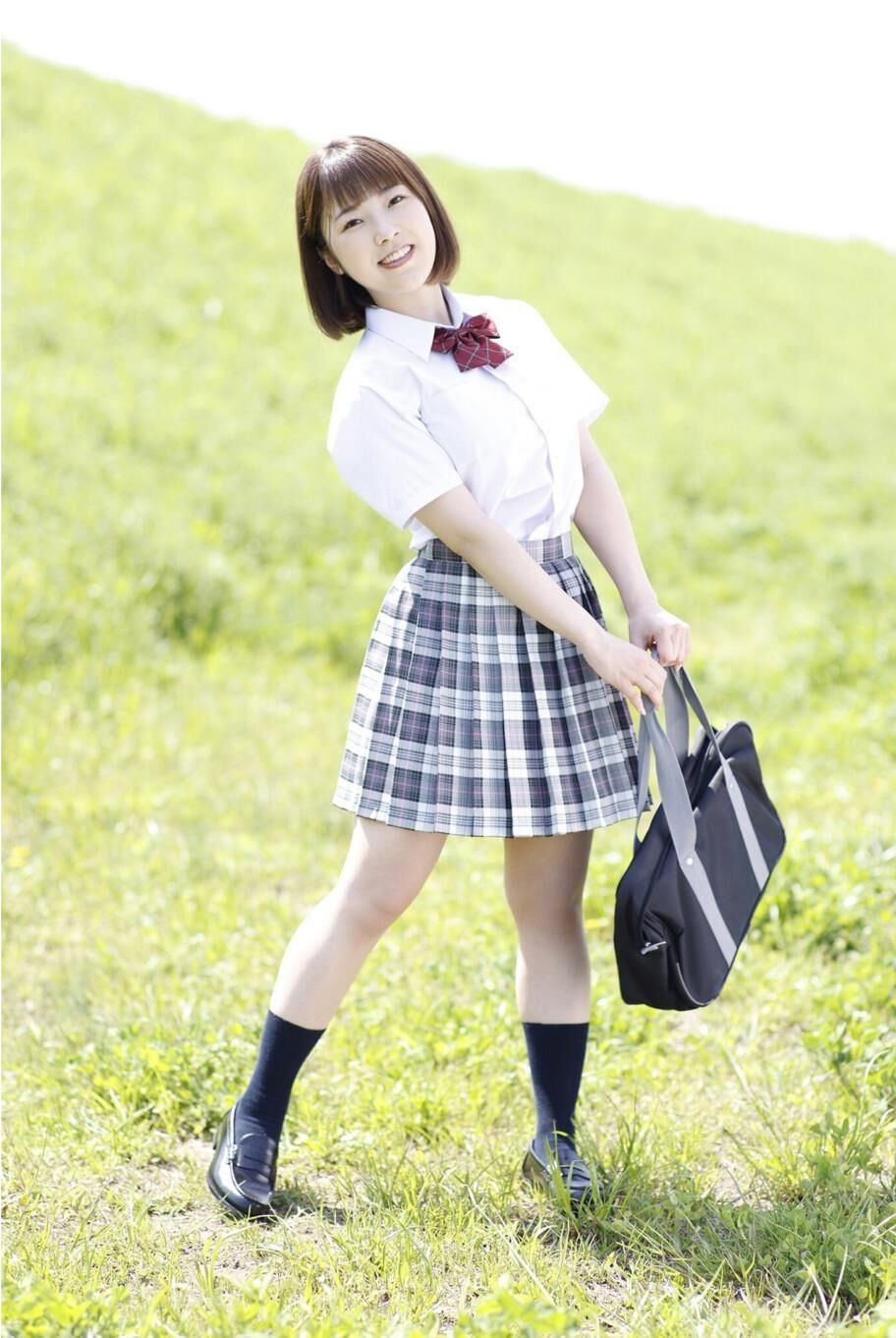 Yuina ogura lindo y sexy cuerpo