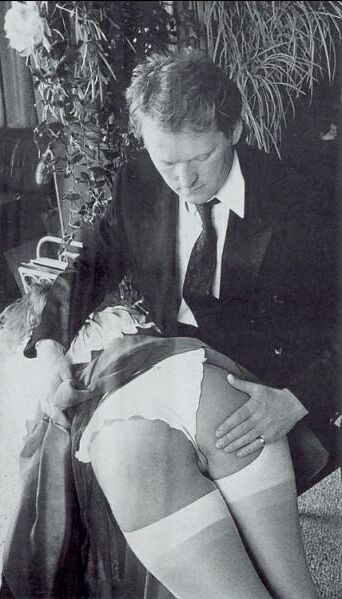 Retro -Spanking Februs und Fessee Quenching
