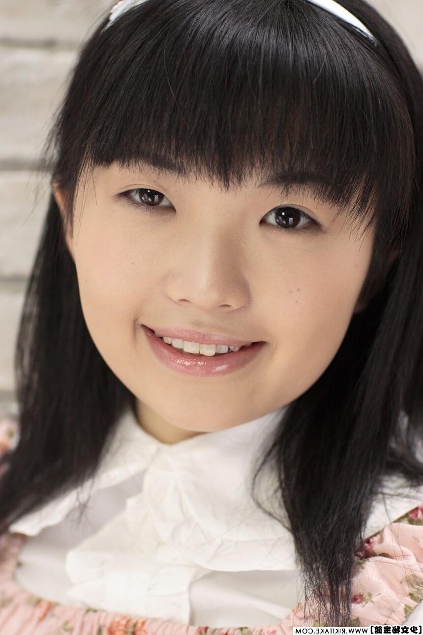 Japanisches Nacktmodell Mika Hanai
