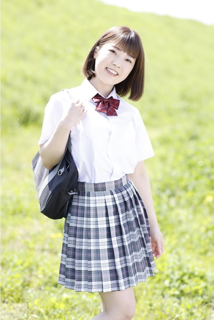 Yuina ogura lindo y sexy cuerpo