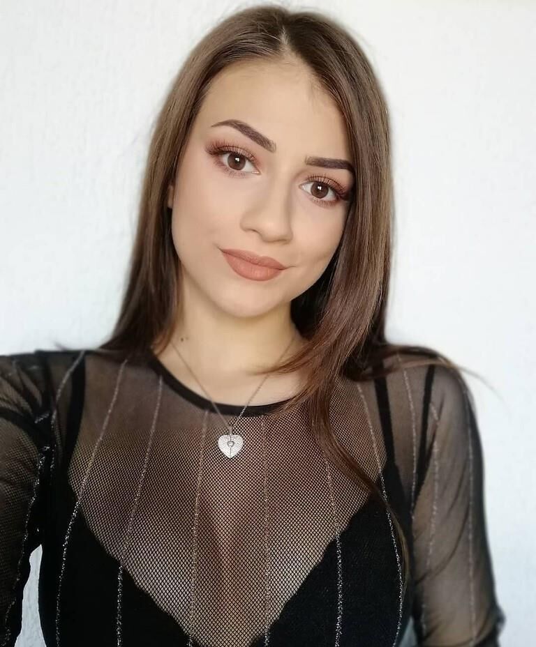 Видимые бюстгальтеры