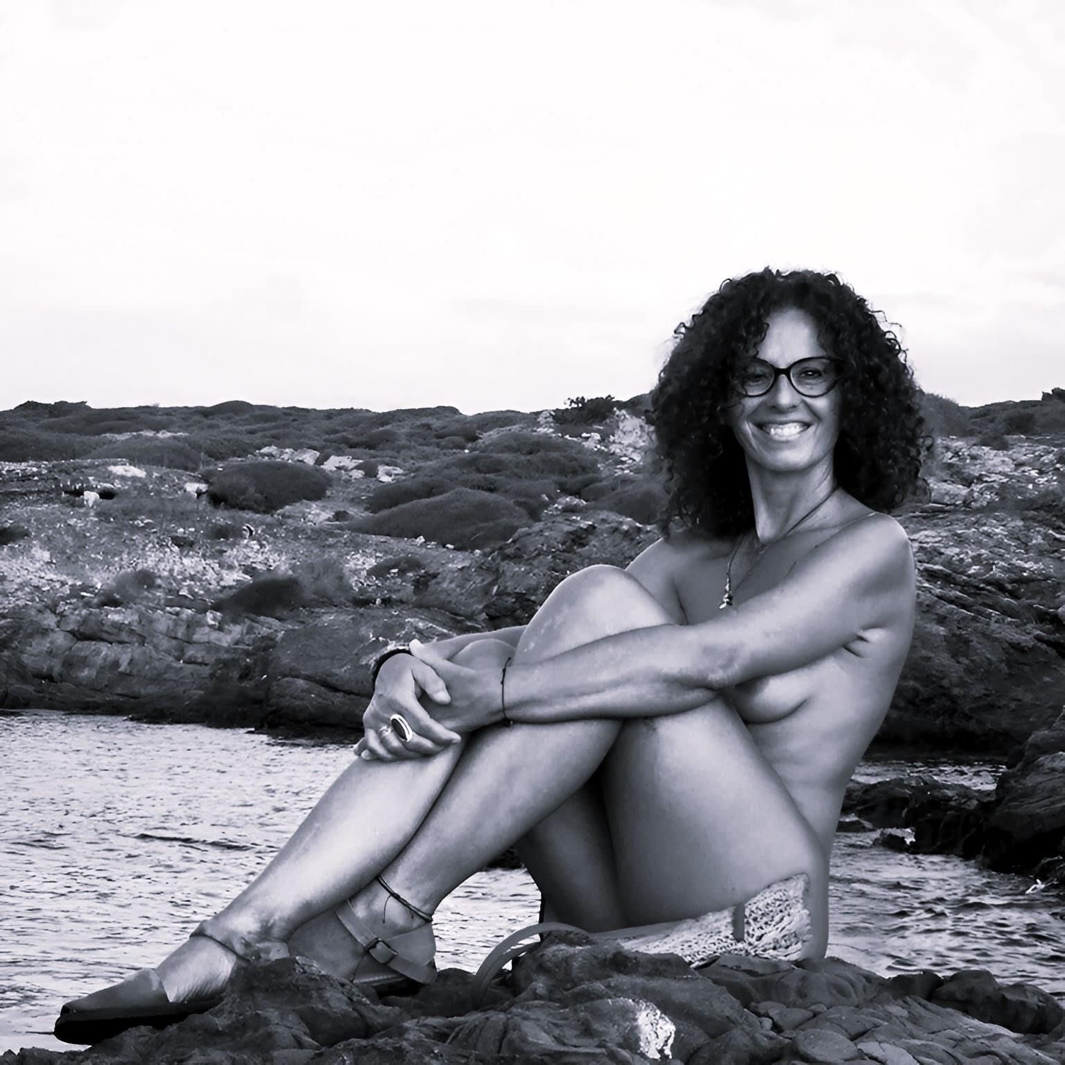 Nude MILF B/W