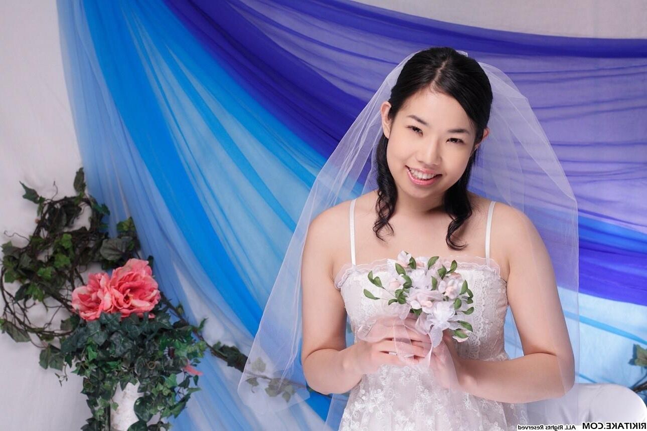 modelo de desnudos japonés Yui Hattori