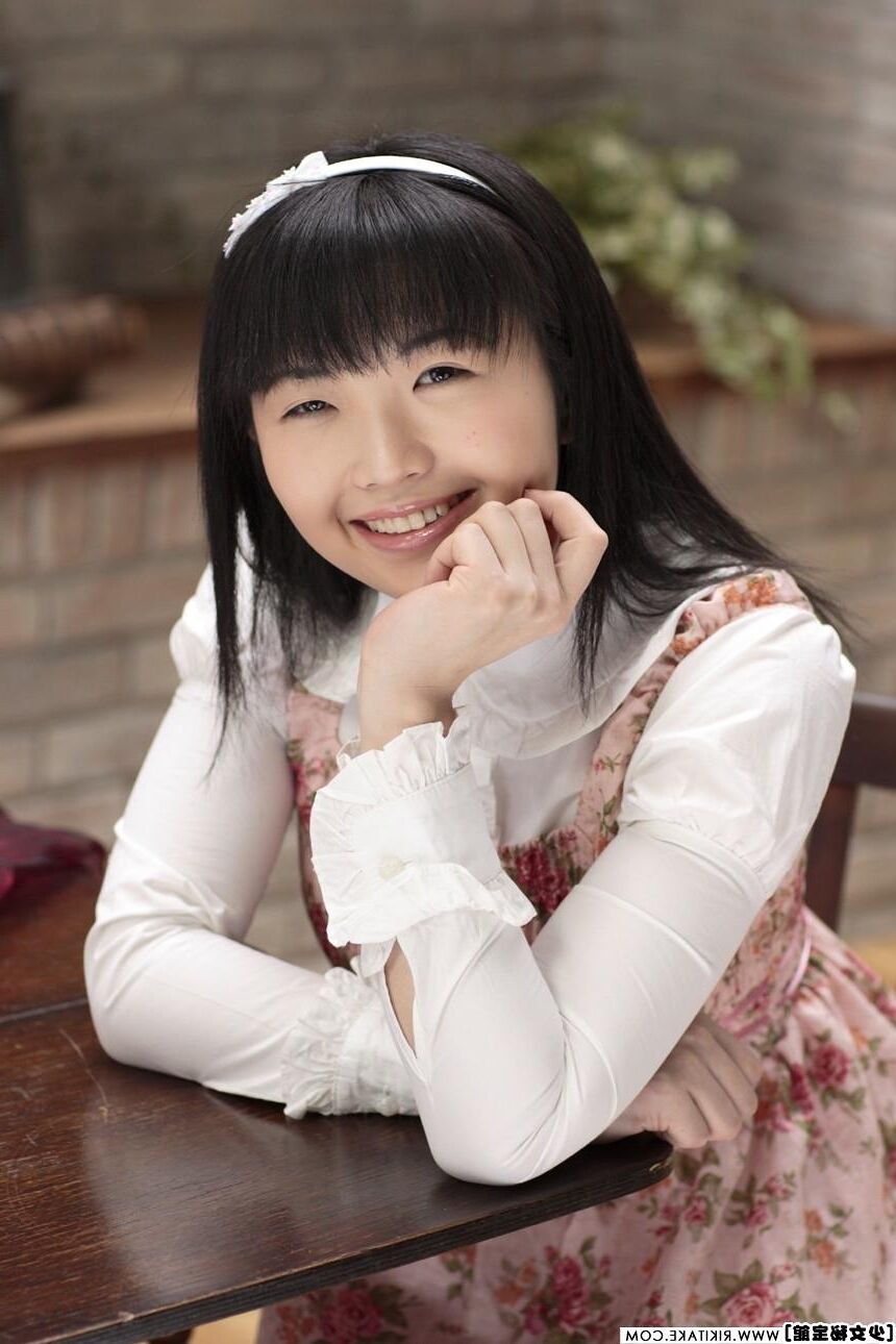 Japanisches Nacktmodell Mika Hanai