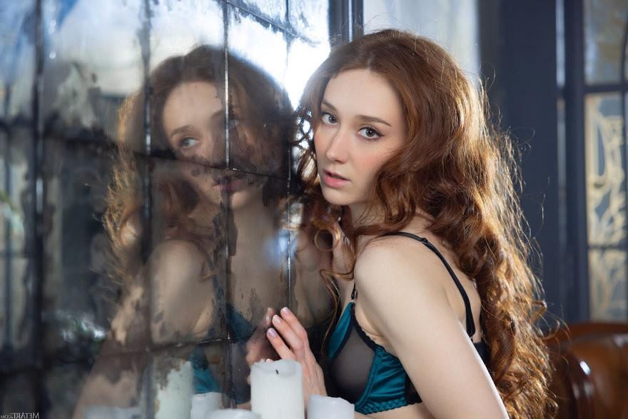 Rothaarige Alice