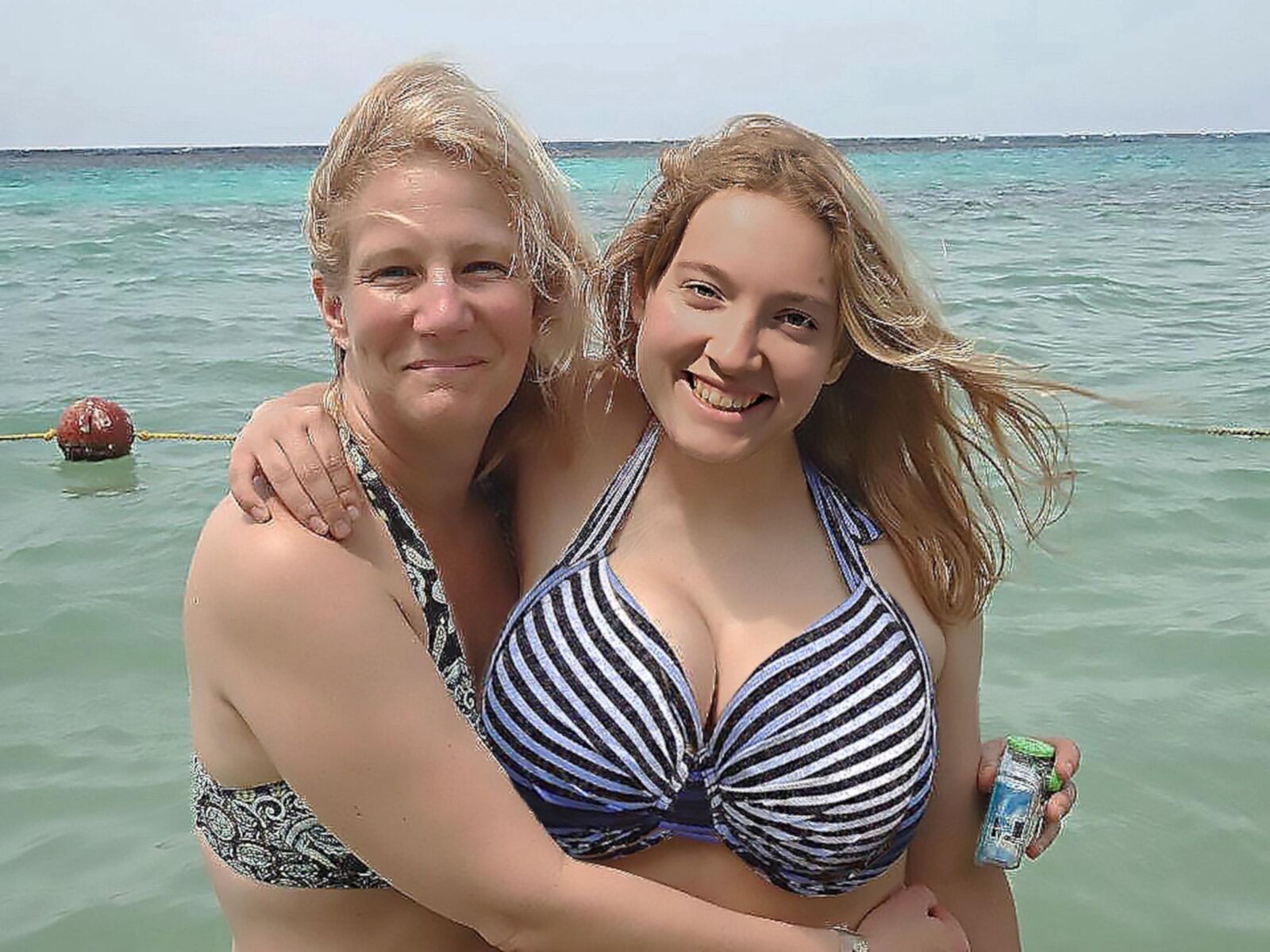 Taissa, es follada y embarazada por un abuelo en la naturaleza