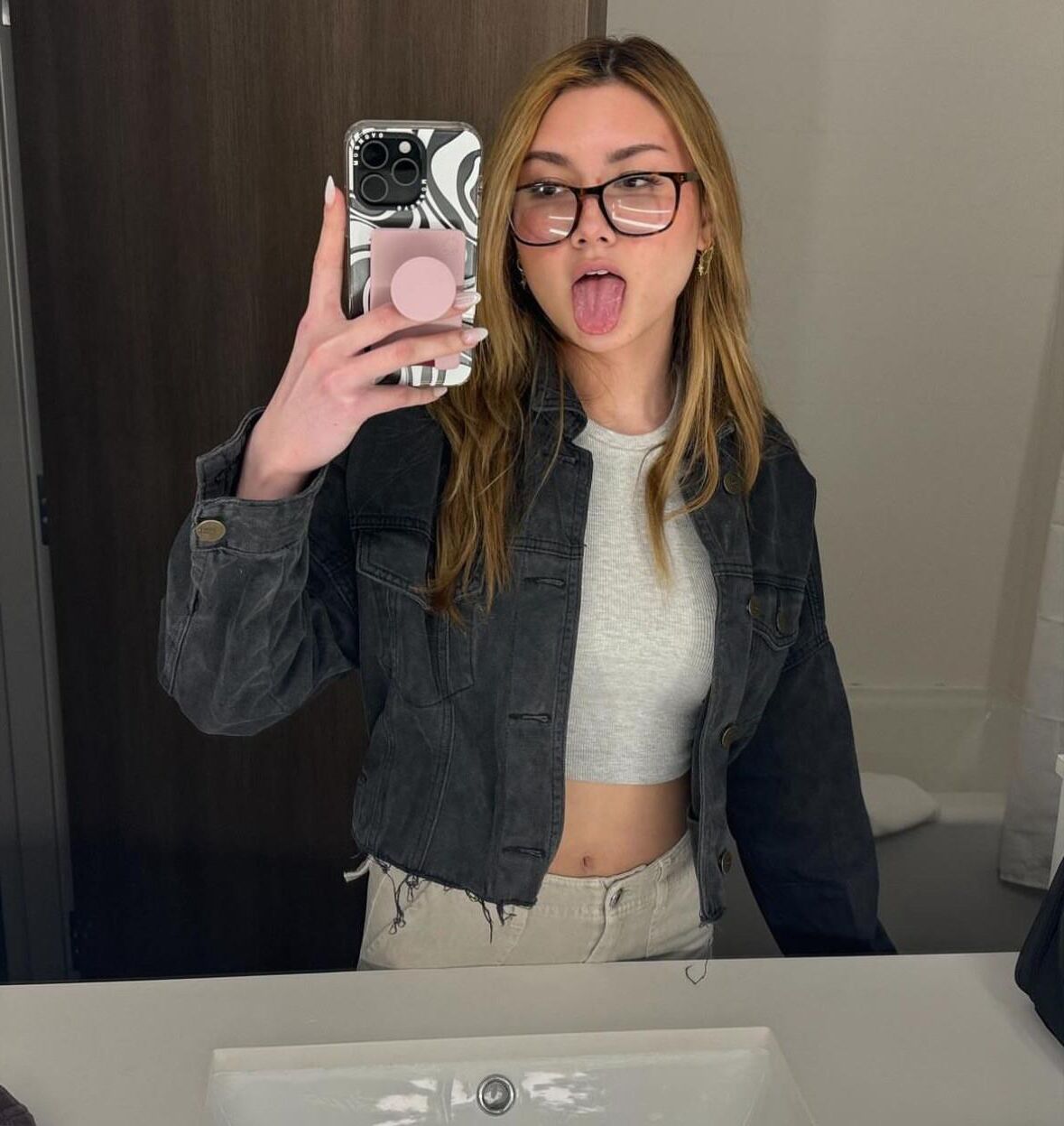 Leonie Monty Twitch Slut