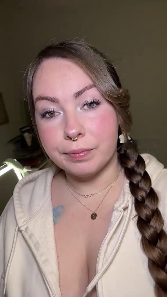 Bella enorme culo grandes tetas belleza bbw tik tokker chica mixed caliente pho